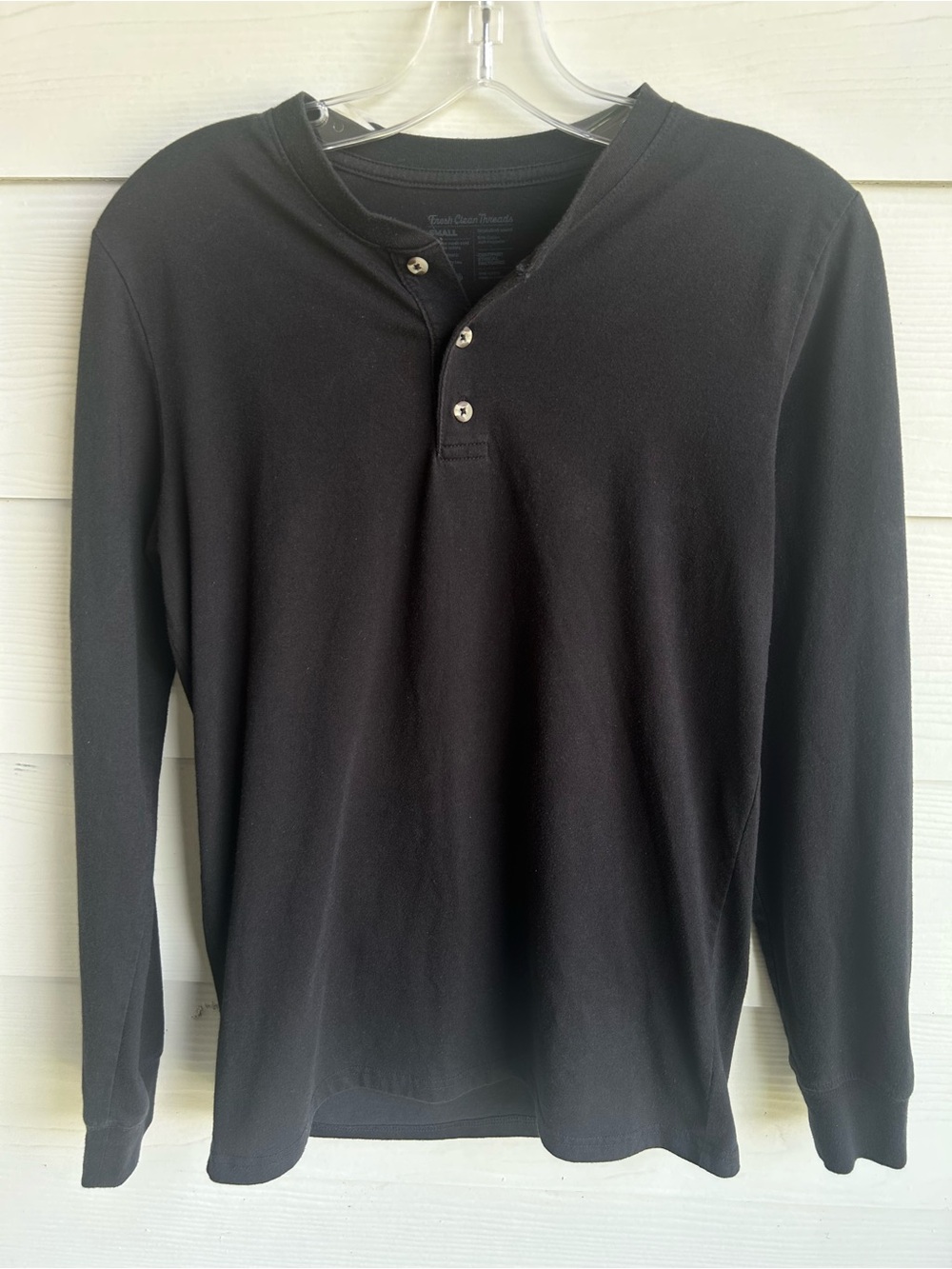 Men's‎ Black Long-Sleeve Henley Shirt – Classic Casual